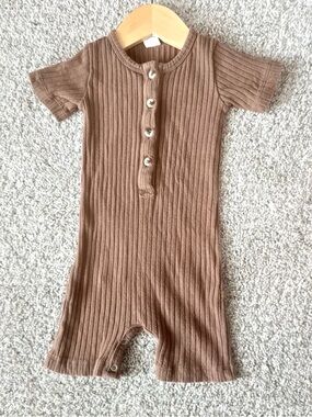 Kate Quinn Brown Ribbed Shortie Romper short sleeve brown organic cotton 12-18m